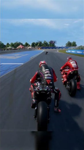 One down already 😱 #bezzecchi takes out #MM93, tries same on #aiogura #SpanishGP