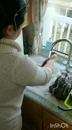 Washing hand spun wool yarn. Some knitting yarn and some for weaving. It takes me five changes of water to get it really clean but result is worth it! #art #craft #creative #wool #yarn #diy #hobby #homemade #handmade #farm | Welsh cottage by Zina