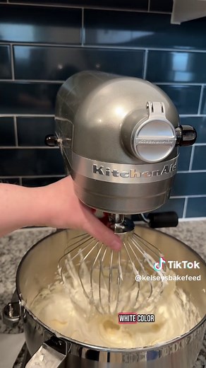 Level up your store bought canned frosting with this trick! #frosting #storeboughtfrosting #cannedfrosting #baking #cannedfrostinghack