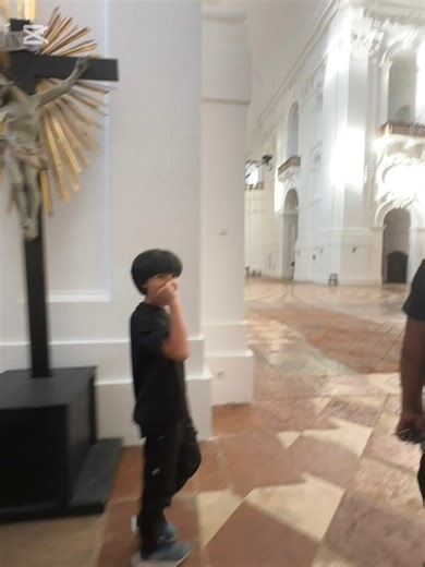 Evan conoció como es tocar la Campana de una iglesia | Zay Gloria