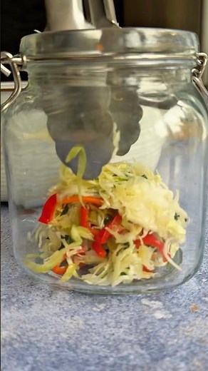 This Cabbage Salad Recipe Changed Everything — Tangy, Crunchy, Addictive