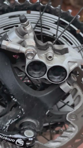 Swapping rear brake Hope Tech M4 to Hope Tech 4 X2 on my rigid 29 mountain bike.