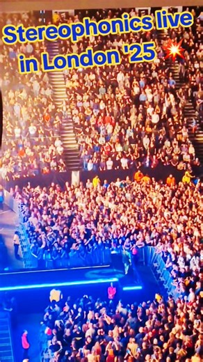 Stereophonics Kelly Jones shreds guitar improv London O2 Arena #love #live #Rock #song #fun #son