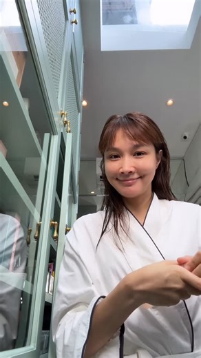 Scha Alyahya™ on Instagram: "As raw as it gets with @wardahbeauty_my . Just me, my skin, and good friends @ayaayastudios"