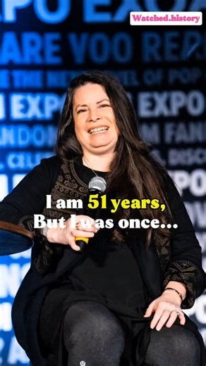 Holly Marie Combs Through the Years – A Timeless Journey in Hollywood #HollyMarieCombs #Evolution #HollywoodJourney #LegendaryActress #TVStar #Charmed #PrettyLittleLiars #ActingLegend | Watched.history