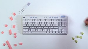 194K views · 23 reactions | Hazlo como quieras, hazlo divertido 拾. La buena noticia de G715 es que puedes cambiarlo de color tantas veces como quieras; la mala, no sabrás cuál elegir  | Logitech | Facebook