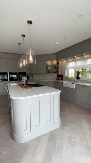 Olivia and Alex Bowen's Stunning Howdens Kitchen Tour