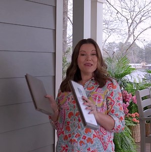 Landscape Designer Carmen Johnston believes one of the best things about choosing Trex® decking, no matter the color, is that it looks great and is super-durable! | Trex Company