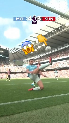 Ruben Dias channelling his inner John Stones 👏 @Manchester City | Ruben Dias