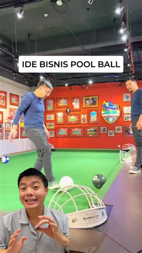Nelson Gani | Strategi Sales on Instagram: "Main billiard tapi pakai kaki? 🎱 Tempat main ini jadi viral banget di china, dan pengemar bola di Indonesia sangat banyak, kalian tertarik ga untuk nyobain juga? ⚽️ Comment “MAKANAN” kalau mau aku kirimin E-Book gratis, strategi jalanin bisnis F&B dan dapetin 10juta/bulan 🔥 cr: @poolball_horseracing Jangan lupa follow @nelsongani_ untuk ide bisnis lainnya 🧠 #idebisnis #idebisnisunik #idebisnisgampang #idebisnisbola #idenisnismainan"