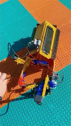 Casa com Painel Solar: Energia Sustentável em Ação! ☀️🏠