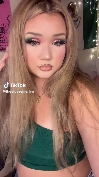 Celebrate Mexican Independence Day with Vibrant Makeup