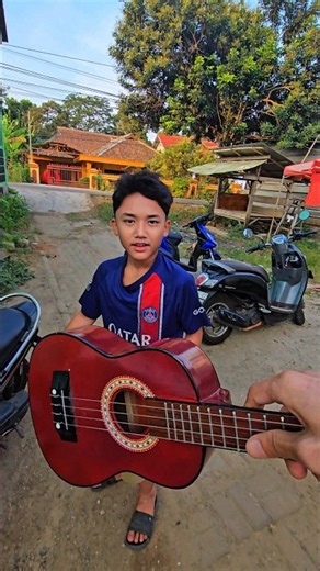 Fais sings a father's song