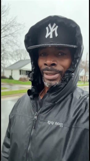 “Simba Refuses to Skip His Walk… Even in the Rain 😭” #shorts #youtubeshorts #catshorts #savannahcat