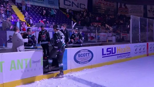 Mudbugs WIN 5-2 to capture the Series Win. George’s Pond was absolutely ELECTRIC tonight. . . We are always proud to be a Mudbug, but even more so on nights like this. #ClawBackWithUs #ClawBack #NAHL | Shreveport Mudbugs Hockey