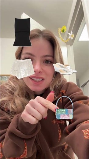 picking best school outfit🤩