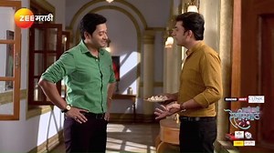 परी आकाशकंदील बनवण्यासाठी यशला घरी बोलावते. सोम ते शनि रात्री ८.३० वा. #MajhiTujhiReshimgath #ZeeMarathi आता तुमची आवडती मालिका कधीही कुठेही पाहण्यासाठी https://zee5.onelink.me/RlQq/fmDownloadZEE5App या लिंकवर क्लिक करा. | Zee Marathi