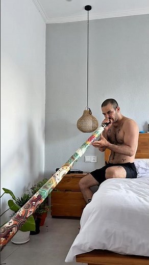 Didgeridoo Day 1 | Learning My First Sounds