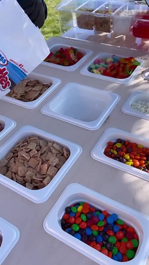 Sundae Bar 😋 #sundaebar#dessertbar#sundaes#icecream#icecreamsundaes#icecreamtoppings#dessertcart#cateringcart#moderncart#dessertideas#wedding#weddingdessert#weddingideas#sweets#sweettooth