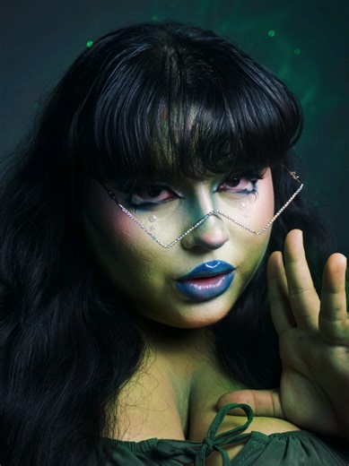 bogos binted? #alien #alienmakeup #fyp #creativemakeup #green