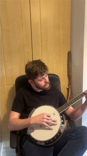 Dirty Old Town (Beginner) on the Tenor Banjo