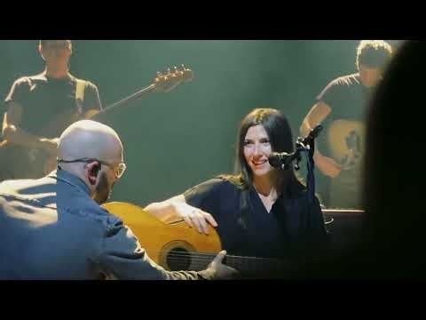 Aldous Harding - End of Lawn and beginning of Warm Chris (Live in Coppenhague) 8/4/23
