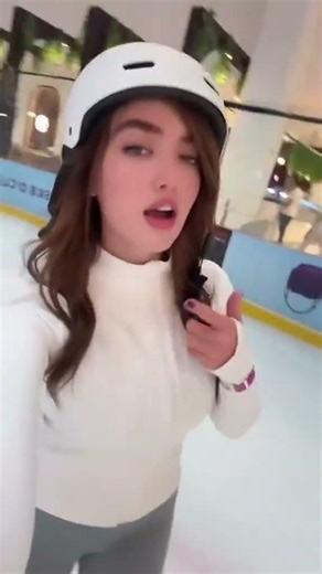 “Iranian Glam Unlocked: Stunning Street Style & Unforgettable Looks! ✨👑”