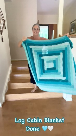 🍃Happy Thursday everyone🍃 🩵 Yay for another FO, this Log Cabin Blanket was an easy & calming make, nice & quick too🩵 I can highly recommend you give it a go, Tutorial 45 on my YT Channel will get you started 😁😁. Have a great day, from Jill 🍃🍃🍃 #mycrochet #sharemycrochetmakes #crochetblanket #crochetedblanket #crochetthrow #crochetafghan #mycrushonblankies #crochetedafghan #australiancrochetcommunity #crochetersoftheworld #crochetersofig #crochetblankets #crochetblanketsarethebest #croch