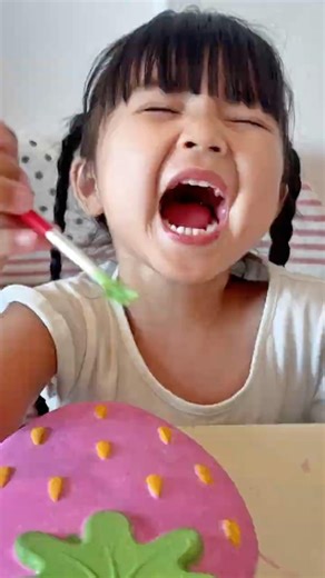 🌈✨🐻👀🍓💖Which color is right? Pink Strawberry Challenge! #น้องมาตา #funny #family #kidsvideo