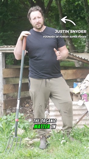 Here’s a secret the best organic farms already know 🌱 The organic matter in your soil determines how nutrient-dense your food will be. And the best way to build organic matter? Compost. Everything organic goes in — cardboard, manure, food scraps, and garden waste. Start in one bin, turn it into the second, then a final holding bed. After a few months, it’s ready for the garden. Healthy soil = better food. #Composting #SoilHealth #OrganicFarming #GrowYourOwnFood #GardenTips #RegenerativeAgricult