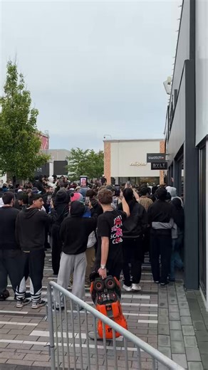The Swatch in Oakbrook, IL, is shutting down due to massive crowds. Barricades keep on falling off, and people keep rushing the door while chanting, "AP, AP, AP!" Store owners are trying to tell them that they're shut down today, but no one is listening. #ap #swatch #oakbrook