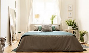 Where to Put a Bed in a Room With Windows - 5 Best Places