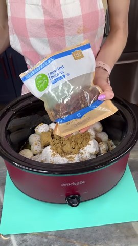 Effortless Slow-Cooker Desserts That Practically Make Themselves