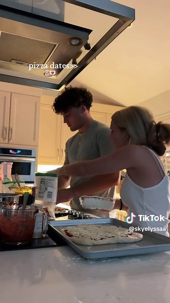 Cooking Dates: Perfect Pizza Night Ideas for Couples