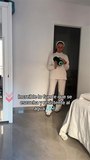 Esto me lo llevo al caribe y lo meto en la piscina 🔊se puede mojar 💦💦💦💦