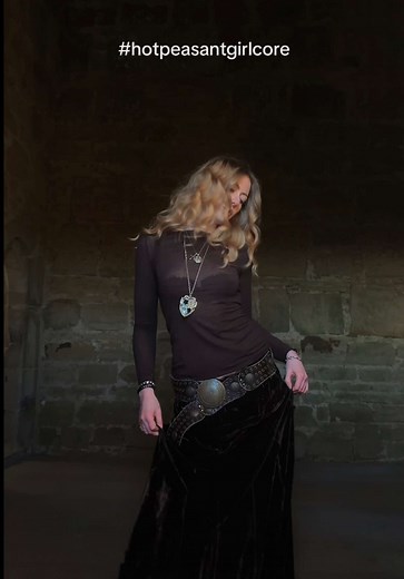 Medieval Tavern Wench Outfit Ideas