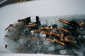 6 Tips for Dealing with Your First Big Night Out After Lockdown