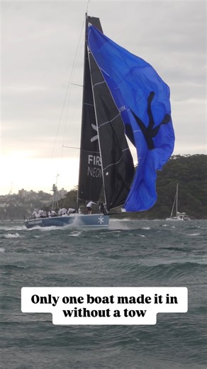 Send It Co on Instagram: "Blustering westerly for the first race of the season. Gusting 40 knots. Broken bowsprits, leavers, mains, jibs, mast and spirits. Only one (yet to be confirmed) boat made it in without a tow. Even the big boats were struggling. #sailinglife #skiffsailing #skifflife #18ftskiff #18footers #sydneyharbour"