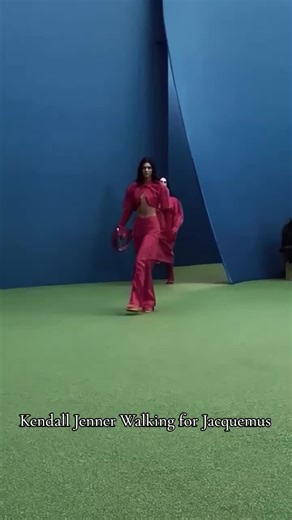 Kendall Jenner's Stunning Walk for Jacquemus