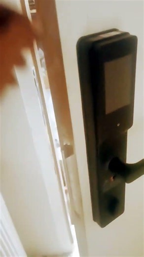 Digital smart lock installation #ddorlocks