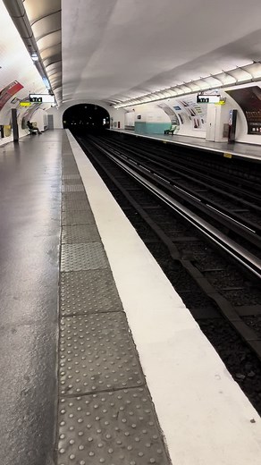 Arriver mp 89 direction nation à Passy #metro #paris #mp89