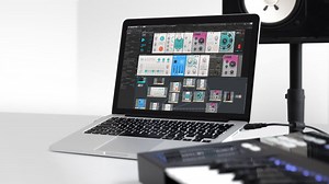 Update to REAKTOR 6 now: A groundbreaking step for custom instrument and effect design. The ultimate toolkit for deep sound exploration continues its legacy – now more accessible than ever. www.native-instruments.com/reaktor6 | KOMPLETE
