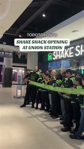 Shake Shack Opens at Union Station in Toronto