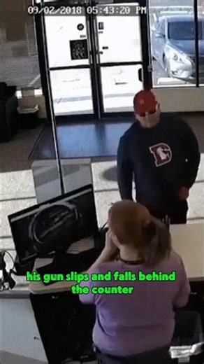 Worst Robbery Attempt Ever Caught on Camera 😳