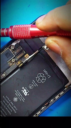 iPhone SE 2020..3 & 10 second off Problem #tecnician #repair#mobilerepair #iphonerepair#viral#short