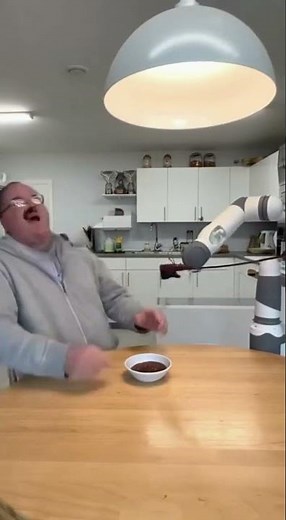 Robot Arm Goes Wild! 🤖😳 Caught on Camera