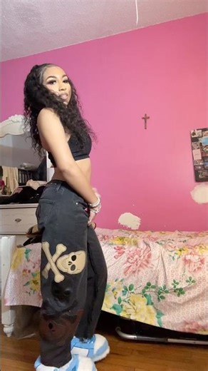 Open up to me😜 #shorts #dance #nyc #shortsdance #dancer #danielamontero1018