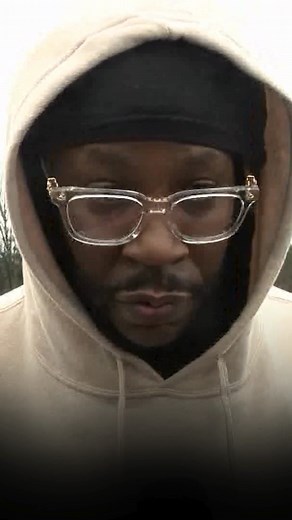 132K views · 7.7K reactions | GIVING BACK: College Park native 2 Chainz teamed up with Walmart to serve families, giving out greens, holiday staples, and $50 gift cards. #atlanta #Thanksgiving #community #walmart #news | 11Alive | Facebook