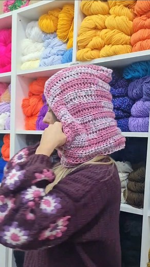 605K views · 23K reactions | Gorrito con cuellito. Lindo y práctico dos en uno para este frío❄️ El tutorial de como hacerlo ya está subido en YouTube. Me encontras como Alfa Zeta Lanas❤️ Apurate que se viene el invierno☃️ Gracias a mi modelo @yoga.cecihavelka | El Arte del Crochet | Facebook
