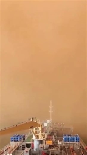 Can a Ship Survive This Massive Sandstorm?